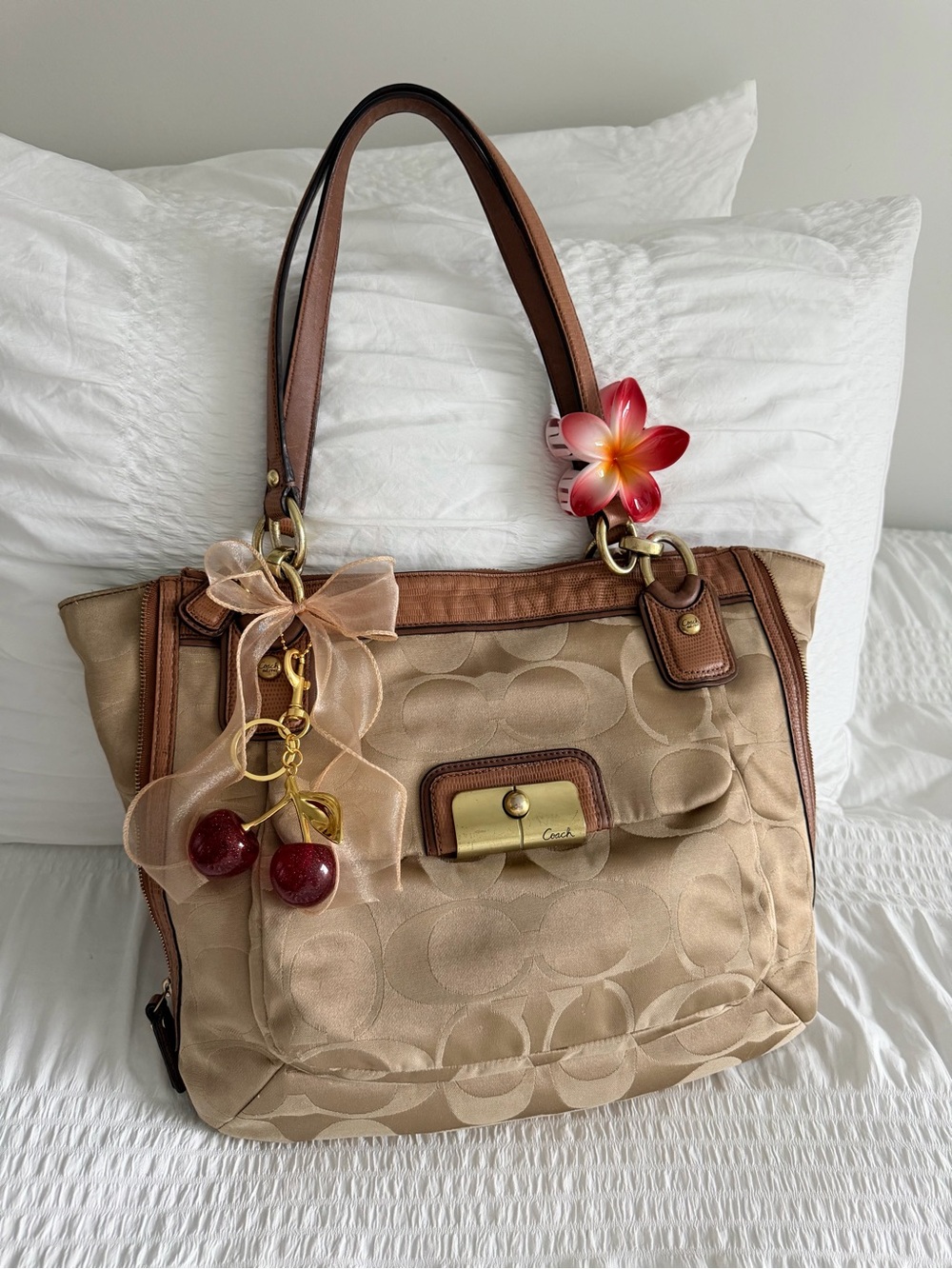 vintage Coach Kristen Tote Bag w/Gold Hardware